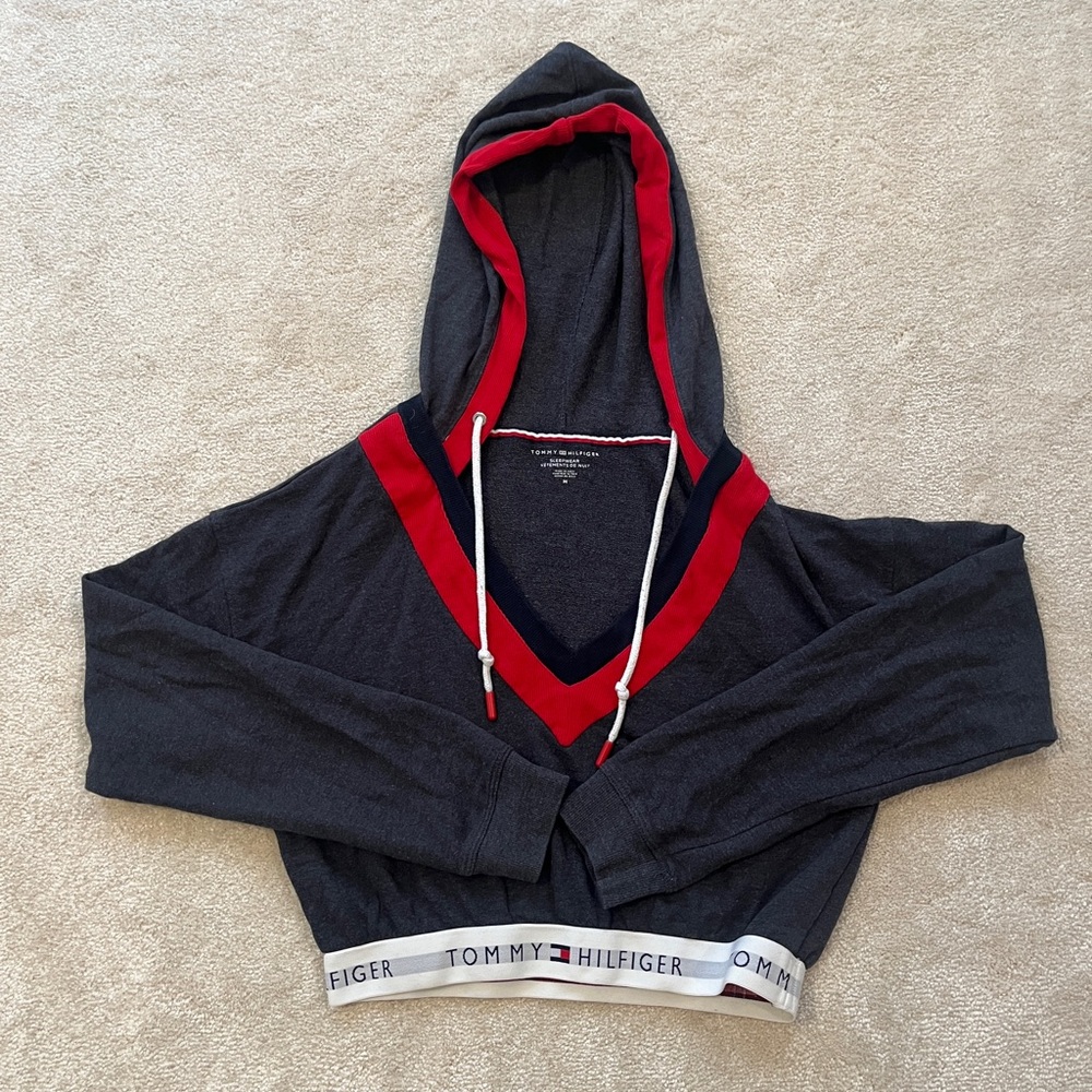 Tommy Hilfiger Cropped V Neck
